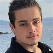 En deuxième année de Mathématiques à l'université de Paris UFR. J'aimerais beaucoup pouvoir apporter mes services à un élève.